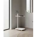 Mesita auxiliar con ruedas EVI blanca como mesa auxiliar decorativa en una casa moderna